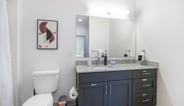 Landing | Stunning 2BD, Gym, Clubhouse