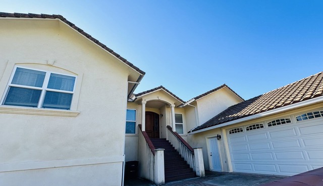 Large custom built home .5 miles from Downtown Sutter Creek