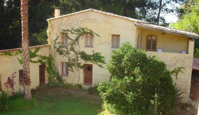 Large house quiet comfort air conditioning wifi garden between sea and mountains 12mn beach