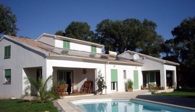 Large new villa close to beach with private pool