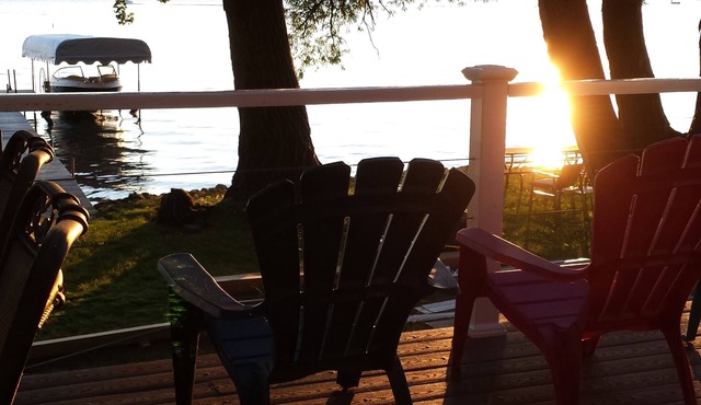 Large Newly Remodeled Lake house right on the water. Sleeps 24+