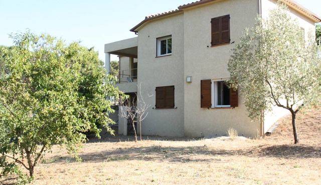 Large villa with enclosed garden 4.5 km from St Florent.