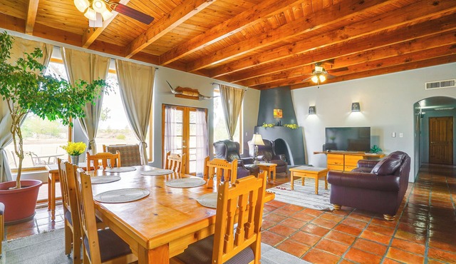 Las Cruces Vacation Rental - 3 Mi to NMSU