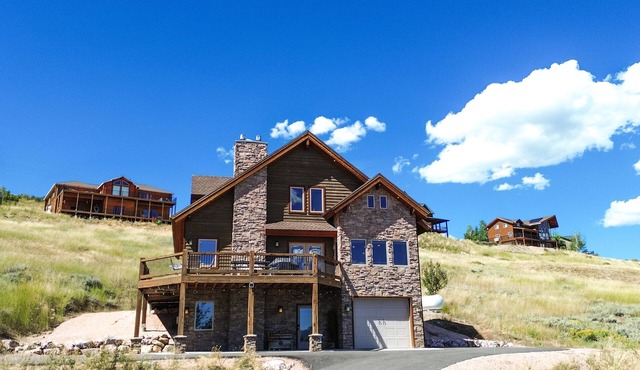 Lazy Fade Lodge 1/2 Mile from Bear Lake Marina, Harbor Village Amenities