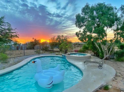 Lazy H Bar Desert Outpost Ranch House with Pool and Hot Tub