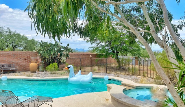 LAZY H BAR RANCH ESTATE, 3/2, AC, Pool, Hot Tub, BBQ, Horses and Dogs Welcome!