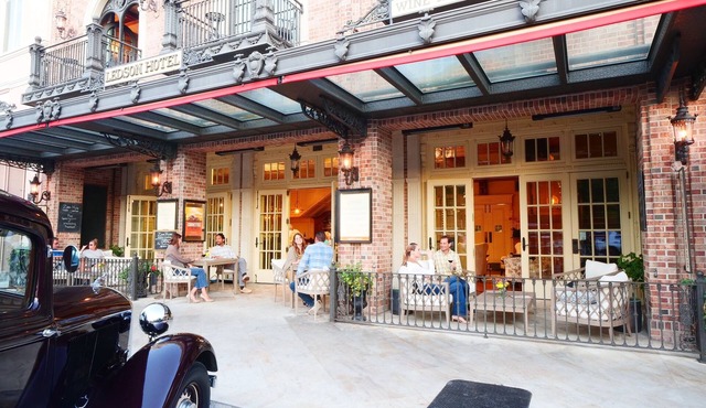 Ledson Hotel