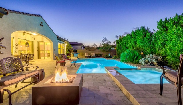 Legacy Sport Complex, Heated Pool, Spa, and Firepit!