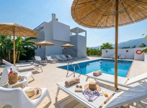 Lilu Villa 2 with Private Pool and Seaview