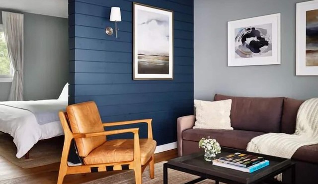 Located Close to East Hampton's Gorgeous Beaches! 2 Comfortable Units, Pool!