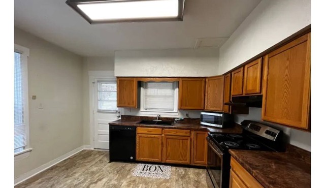 Located close to UD Arena, MVH, KHN, University of Dayton, Downtown Dayton
