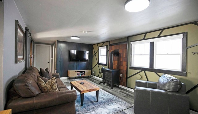 Located in the heart of the Rose Park neighborhood, this property offers a premier mix of local convenience and "Griz Country" charm. Perfect for university visitors or outdoor enthusiasts, just minutes away from downtown and the University.