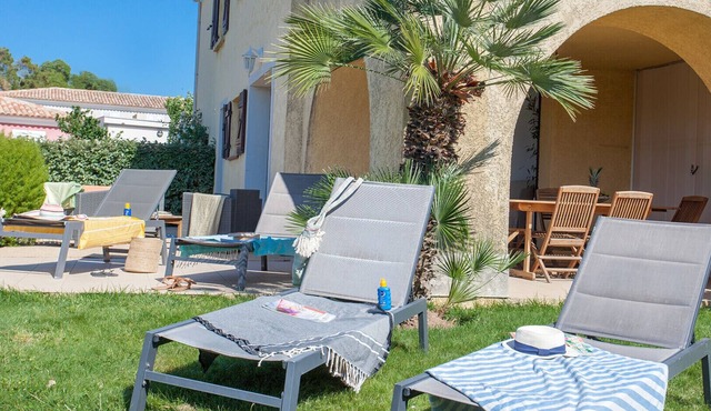 location de vacances Olivier jardin privatif et piscine chauffée partagée