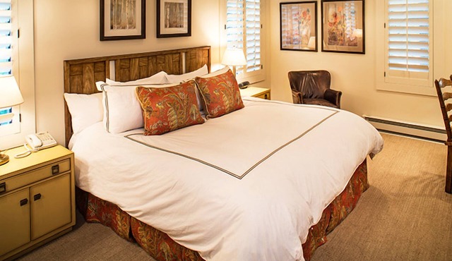 Lodge II Two-Bed Apartment w/Mountain Views & Steps from Village Shops & Trails