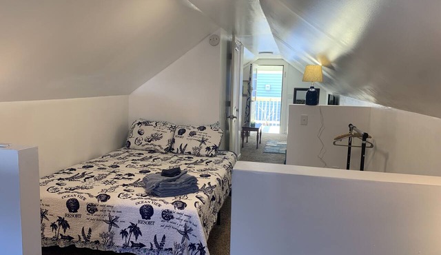 Loft at the Beach (1-Bedroom Apartment) - Pets Allowed by RedAwning