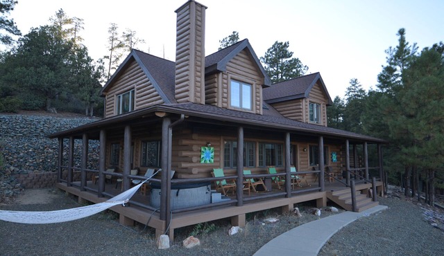 Lone Pine Lodge - Prescott Cabin Rentals
