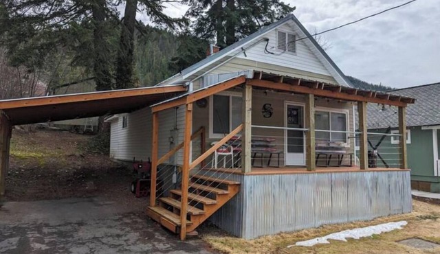 Lookout Ski Shack