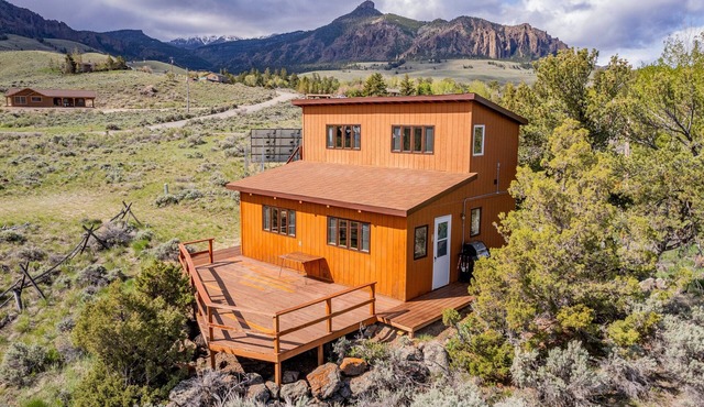 Loren's Lookout- pet friendly, on the way to Yellowstone National Park
