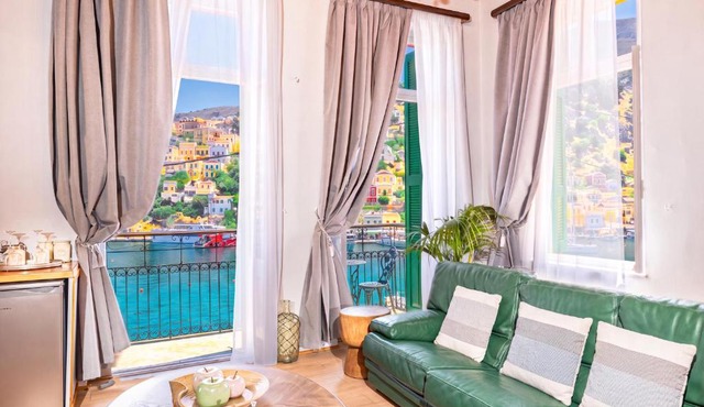 "LOS" 2 Neoclassic Harbour View
