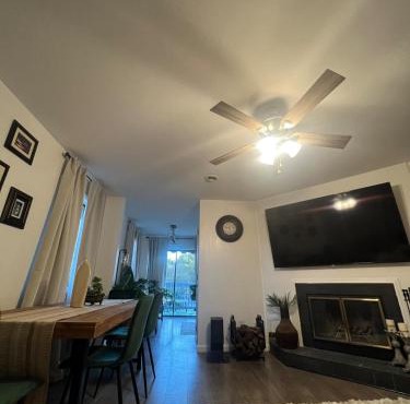 Lovely 2BR Condo near UNCW Beach