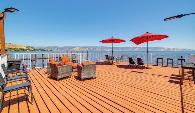 Lovely Lakeport Retreat w/Smart TV: Walk to Pier!