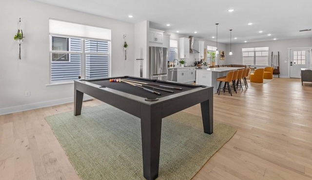 Lux House & Carriage house Furnished for Comfort