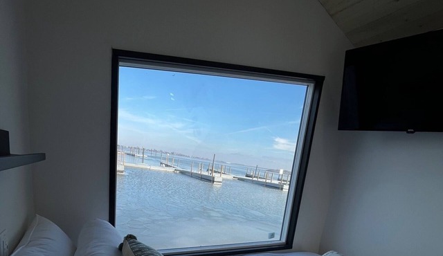 Lux Houseboat #1 at SoLSTAY