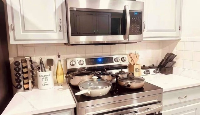 Luxe Escape In DTC: HotTub, FirePit, 5 Min->Denver