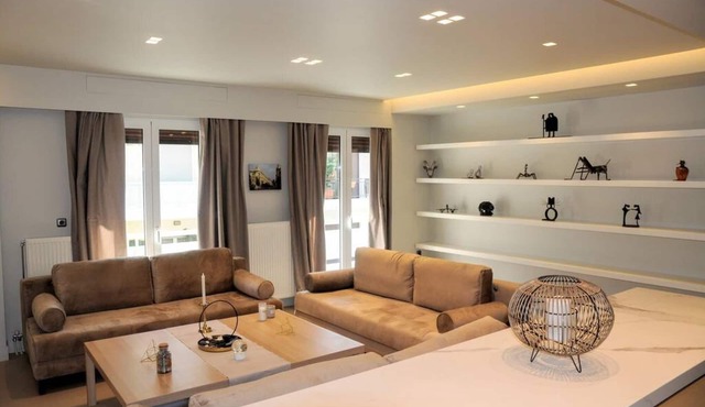 Luxurious apartment in Acropolis