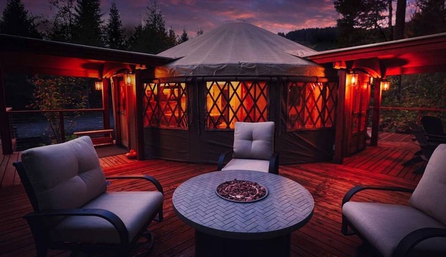 Luxurious Creekside Yurt with Stargazing Dome & Firepit near Carson, Washington