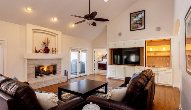 Luxurious High End 4BR Boulder Retreat