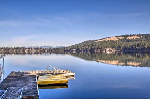 Luxurious Liberty Lake Hideaway w/Hot Tub!