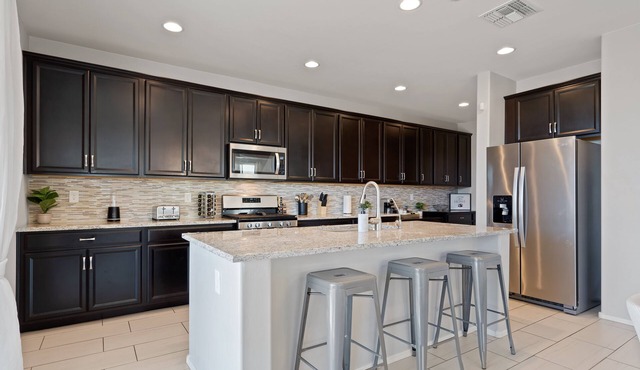 Luxurious, Spacious 4-Bedroom Home