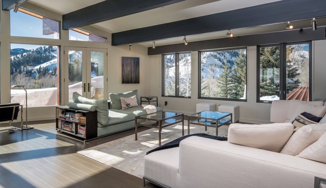 Luxurious Sun Valley Estate - Perfect for the 2025 World Cup!