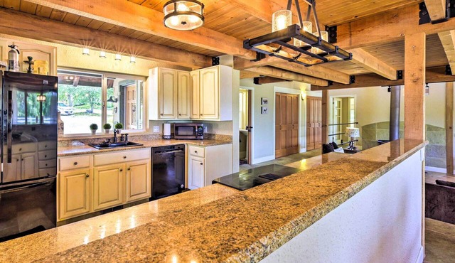 Luxury Auberry Retreat in Sierra National Forest
