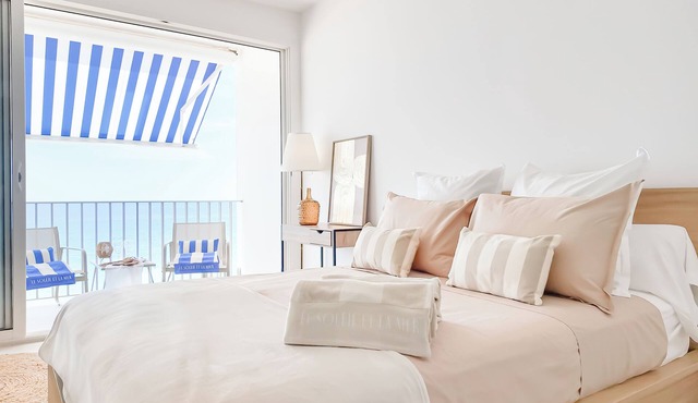 Luxury Beachfront Studio - Panoramic sea view - Direct beach access - Corsica