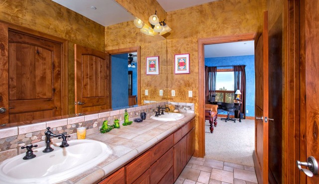 Luxury Cabin In Gated Club - Great for families relocating - long-term rental