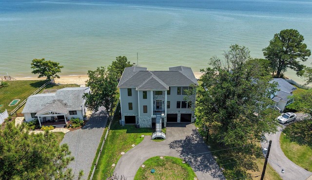 Luxury Chesapeake Bayfront Home w/Private Beach
