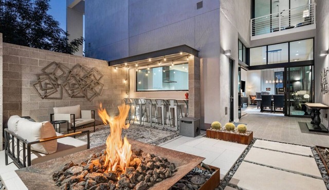 Luxury Desert Retreat