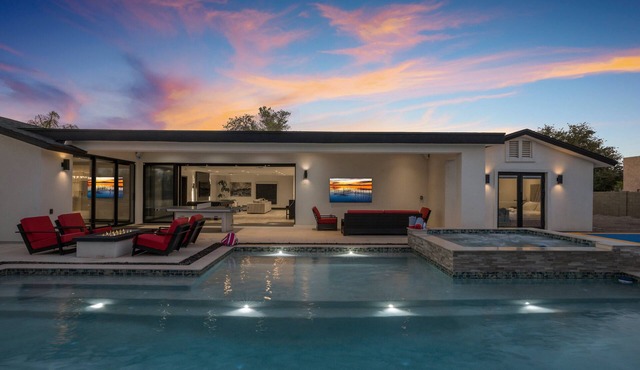 Luxury High-End Finishes - Pickle ball+ Bball+Putt Putt+Pool+Spa+More