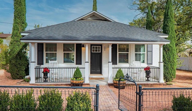 Luxury Meets Historic in This Boutique One of a Kind Clarkdale Getaway