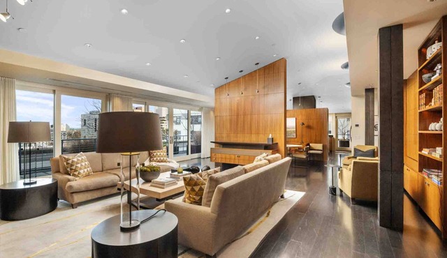 Luxury Penthouse Living, Breathtaking Views, Huge Wraparound Deck, All New Decor, Two Parking Spots