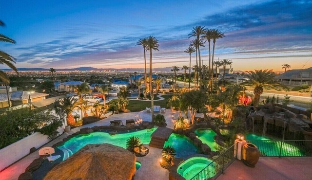 Luxury Private Resort-Style Home with Pickleball & Basketball Court & Lazy River