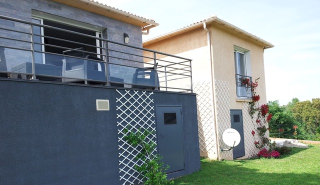 Luxury villa with 110m2 swimming pool welcoming 6 people