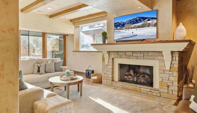 Luxury Warm Springs Home with Rooftop Hot Tub, Epic Views, + Walk to Lift!