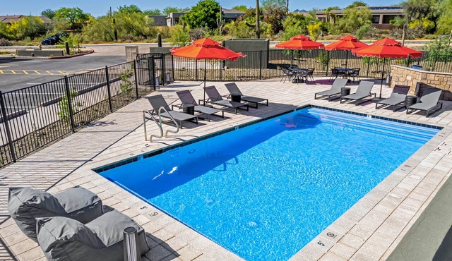 Macallister Luxe 1008 | Close to Golf |Heated Pool
