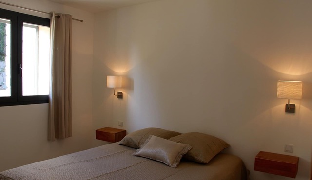 Magnificent T2 rental adjoining ground floor villa, private garden, 1.5km from the beaches