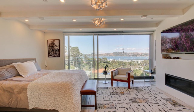 Magnificent view, spacious, fully remodel, great access, and more.