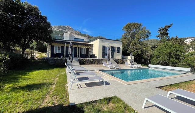 Magnifique Villa Avec vue Panoramique sur la Baie de Calvi