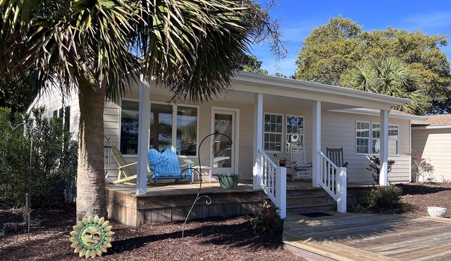 Magnolia Retreat - 3 bdrm, 3 bath intercoastal view - water access